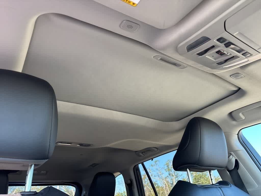 Thumbnail: 2025 Toyota Highlander - 10