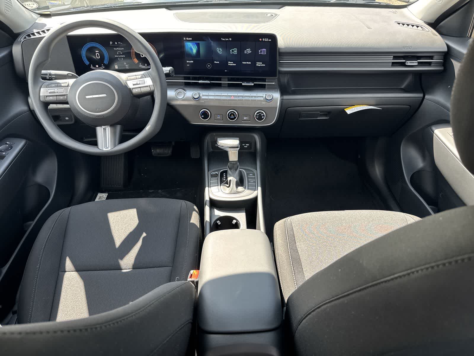 2025 Hyundai Kona SE 14