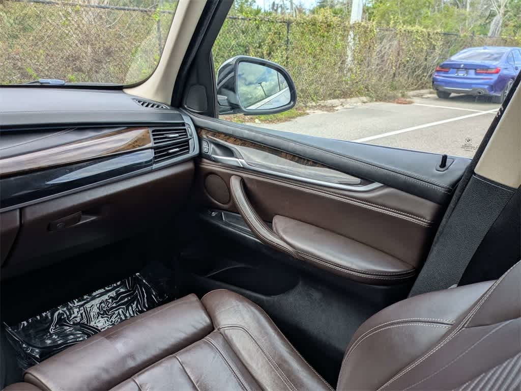 Thumbnail: 2015 BMW X5 - 17