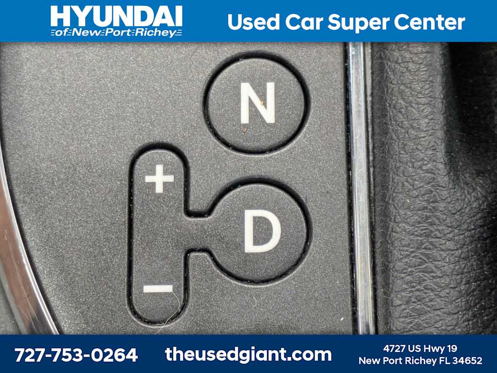 Thumbnail: 2011 Kia Sportage - 24