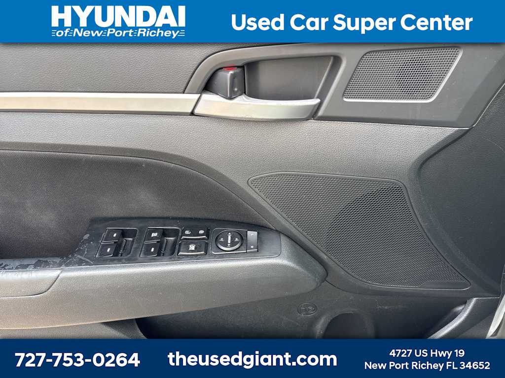 Thumbnail: 2019 Hyundai Elantra - 9