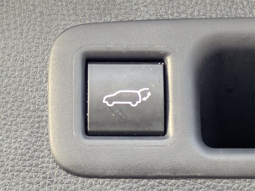 Thumbnail: 2022 Toyota Highlander - 13