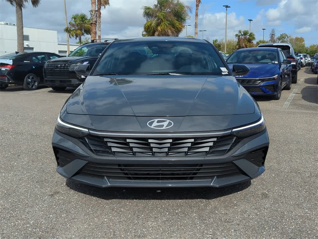 2025 Hyundai Elantra Sport 8