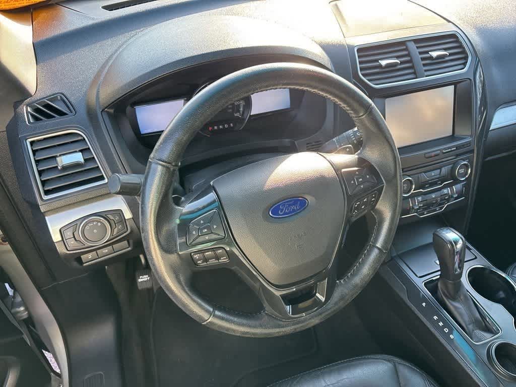 Thumbnail: 2016 Ford Explorer - 13