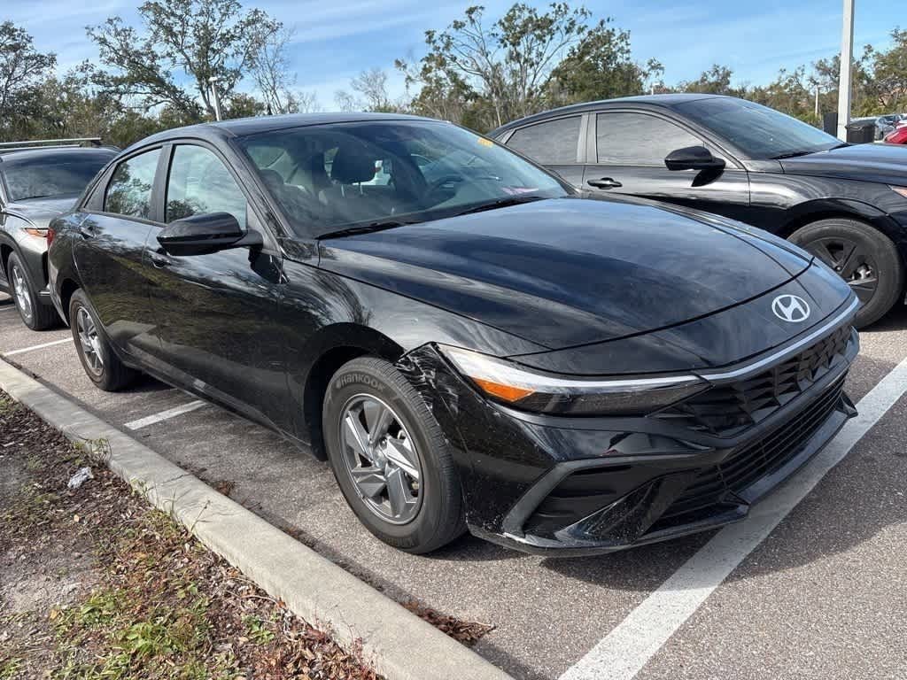 Thumbnail: 2024 Hyundai Elantra - 4