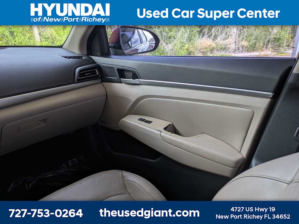 Thumbnail: 2020 Hyundai Elantra - 17