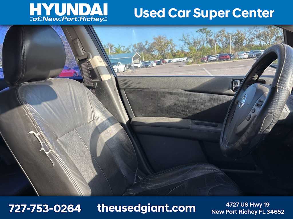 Thumbnail: 2010 Nissan Sentra - 8