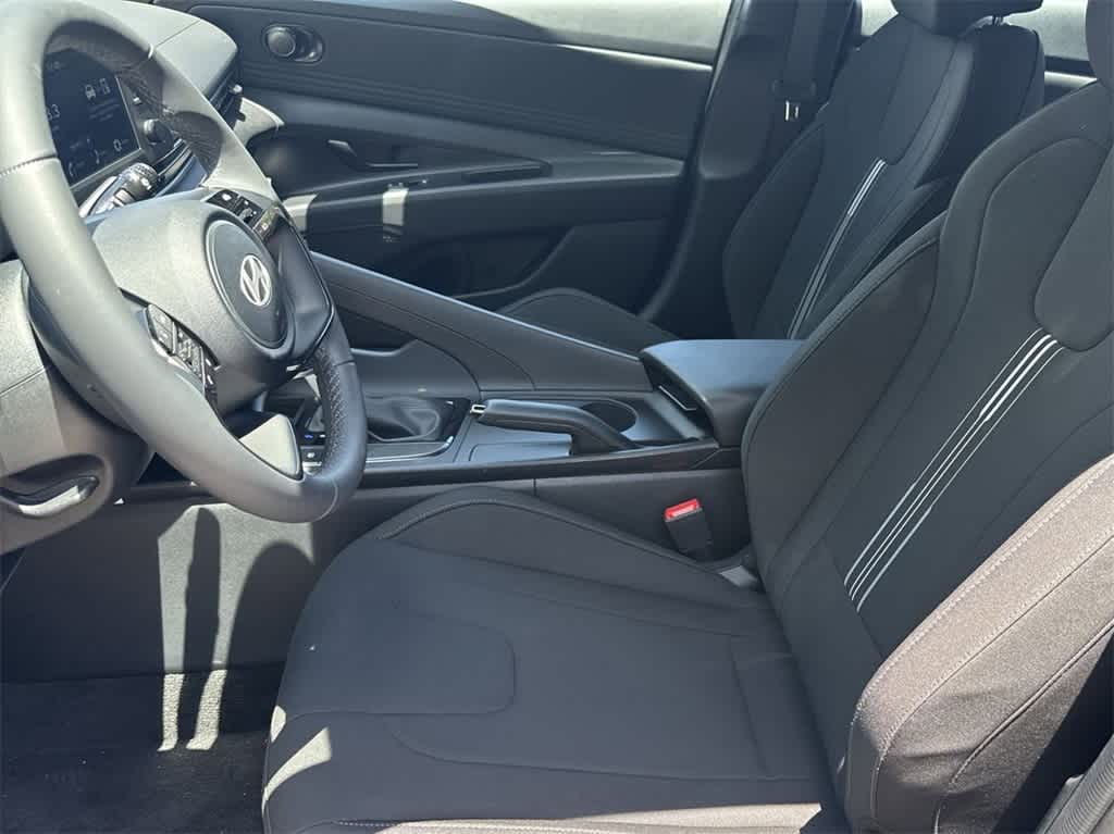 Thumbnail: 2025 Hyundai Elantra - 14
