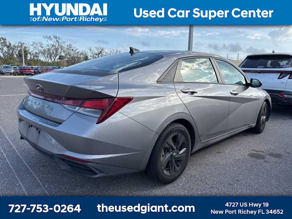 Thumbnail: 2021 Hyundai Elantra - 3