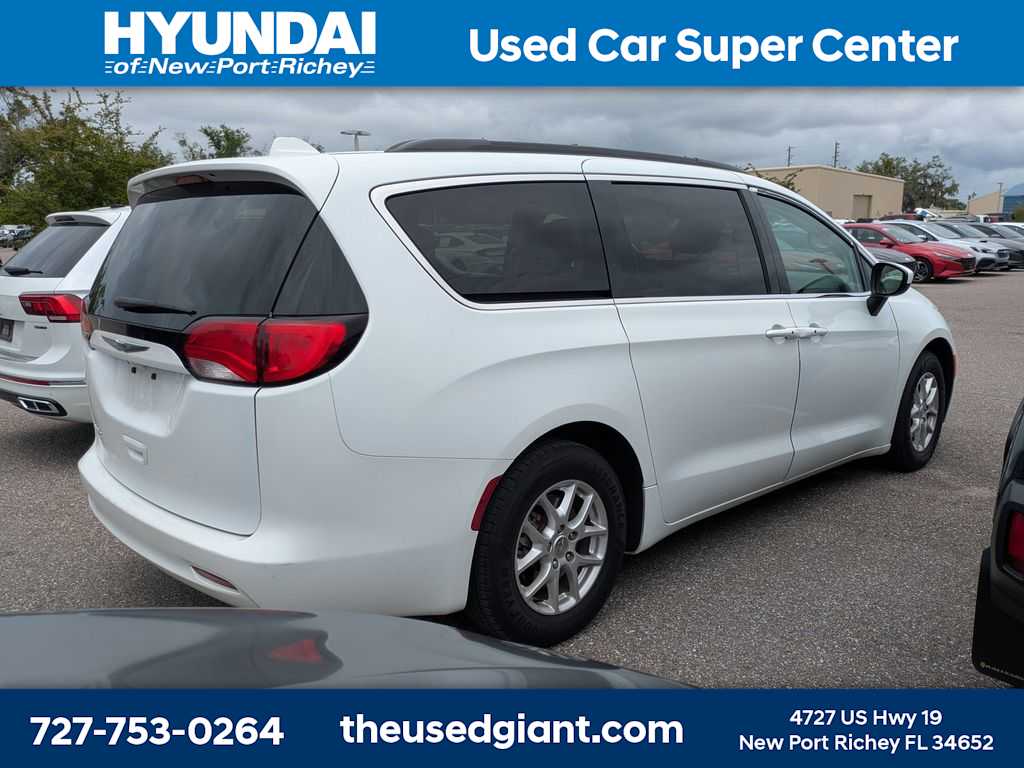 Thumbnail: 2020 Chrysler Voyager - 2