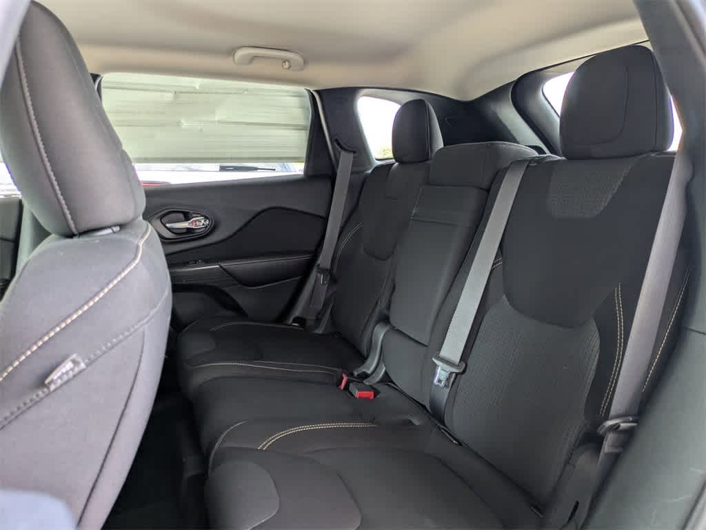 Thumbnail: 2016 Jeep Cherokee - 16