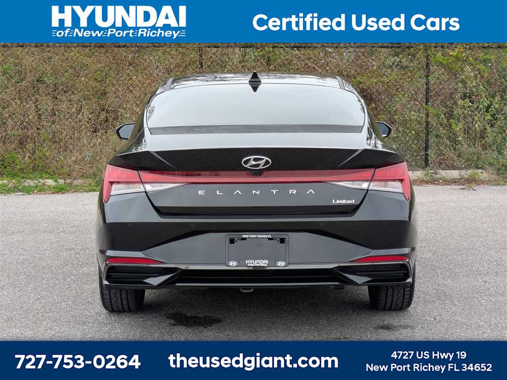 Thumbnail: 2022 Hyundai Elantra - 4