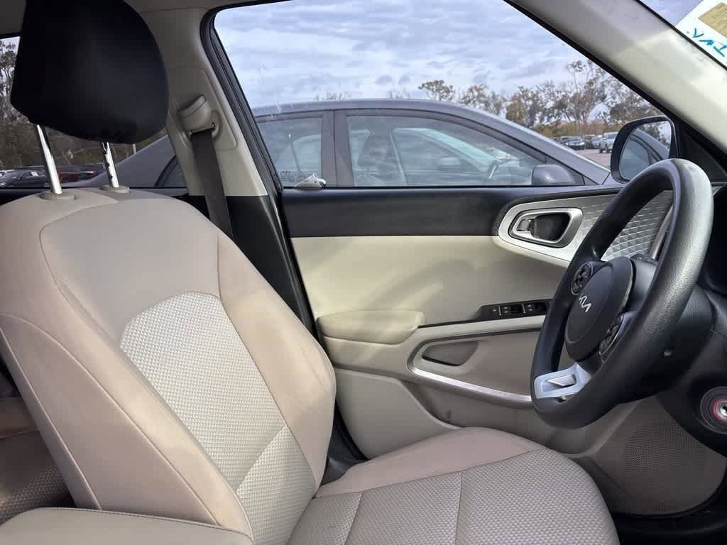 Thumbnail: 2022 Kia Soul - 7