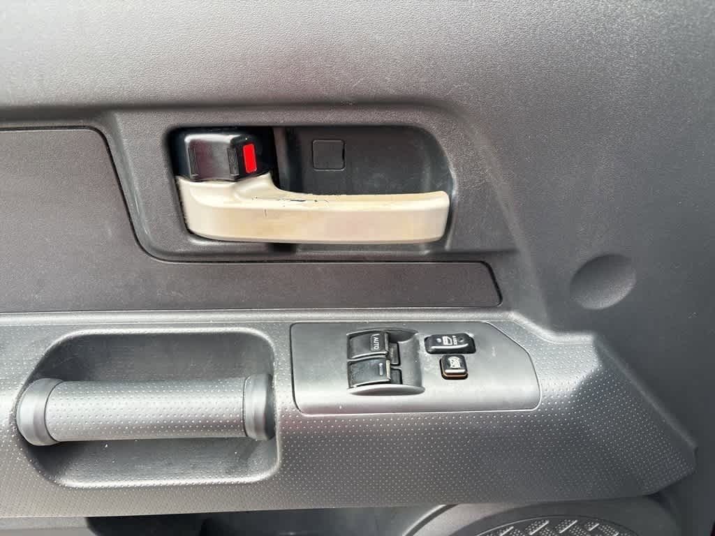 Thumbnail: 2007 Toyota FJ Cruiser - 9