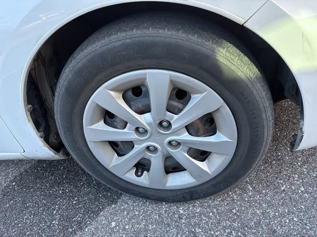 Thumbnail: 2016 Kia Rio - 5