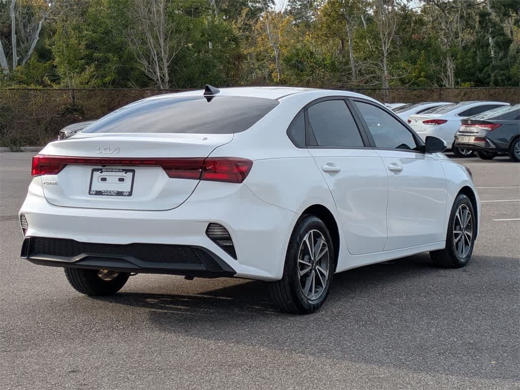 Thumbnail: 2022 Kia Forte - 5