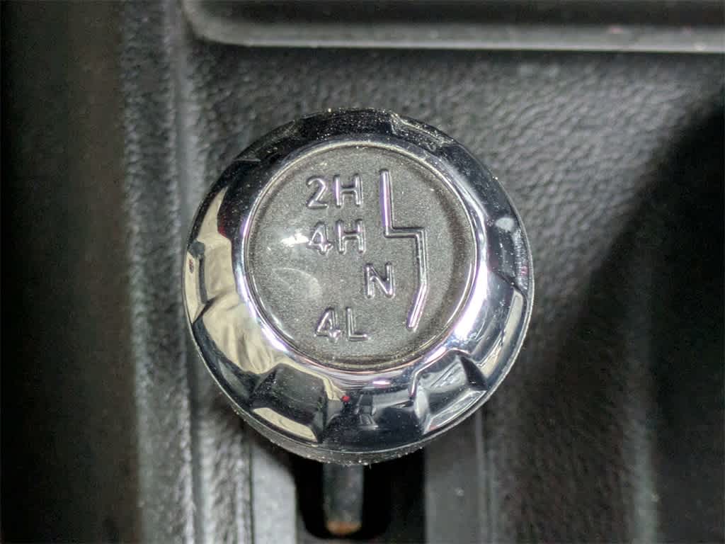 Thumbnail: 2015 Jeep Wrangler - 23