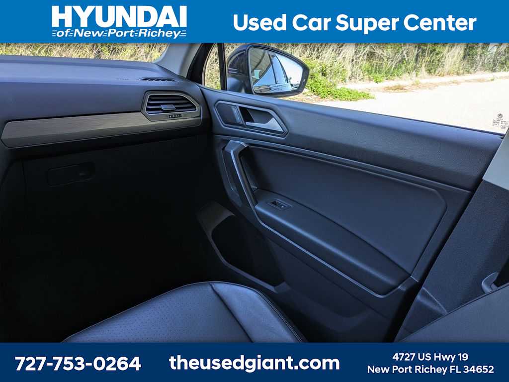 Thumbnail: 2021 Volkswagen Tiguan - 21