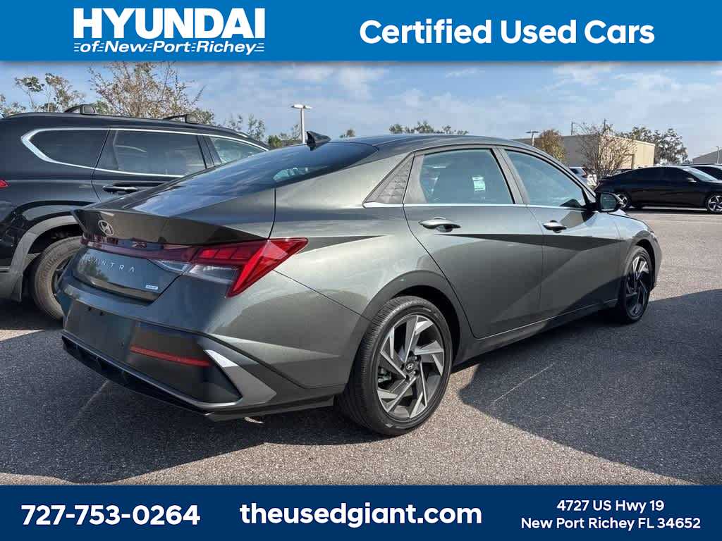 Thumbnail: 2024 Hyundai Elantra - 3