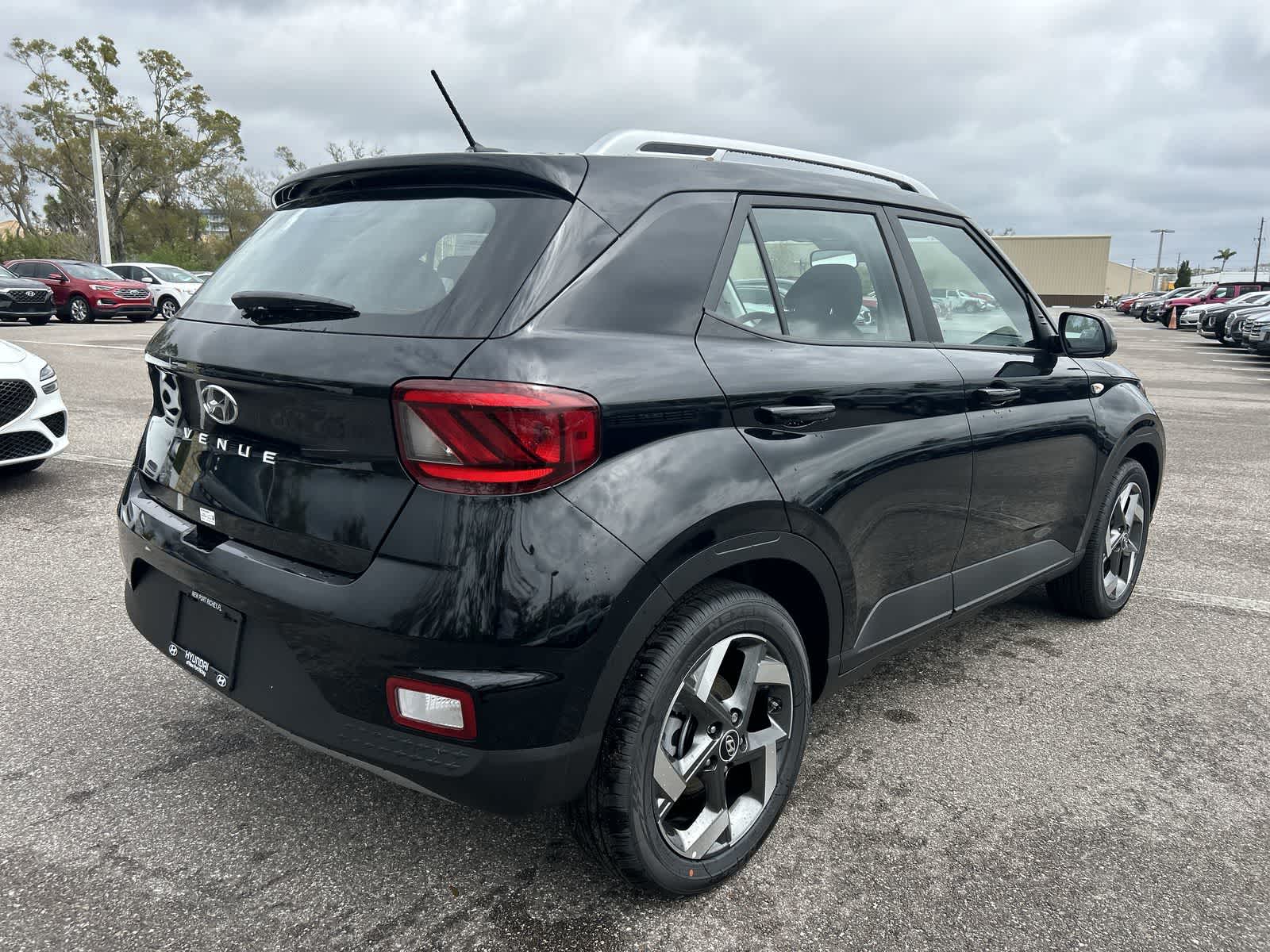 2025 Hyundai Venue SEL 6
