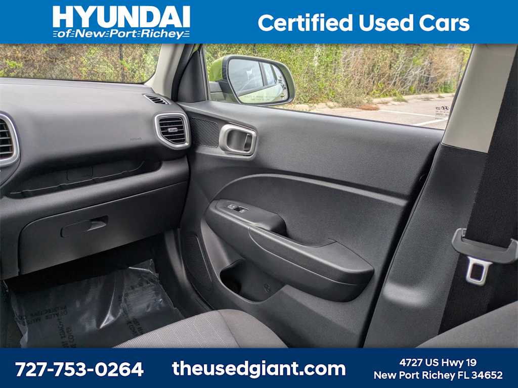 Thumbnail: 2023 Hyundai Venue - 16