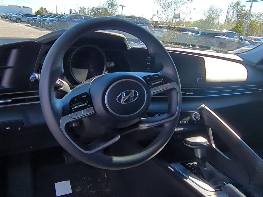 Thumbnail: 2023 Hyundai Elantra - 10