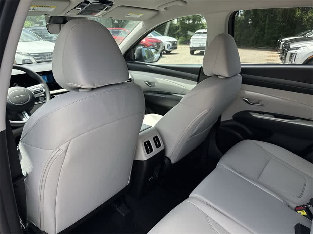 2025 Hyundai Tucson SEL 16