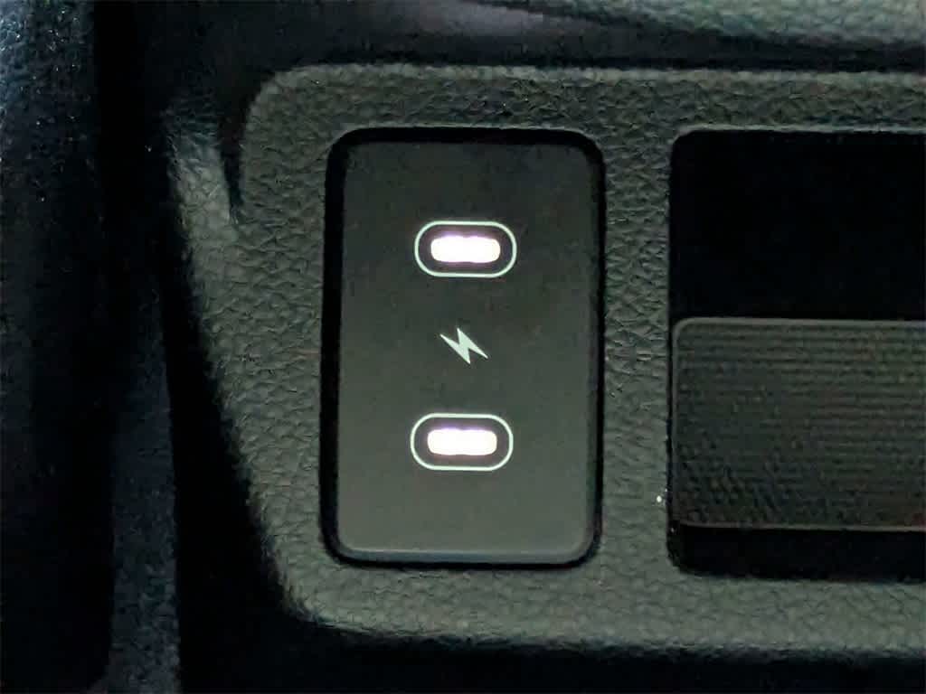 Thumbnail: 2024 Kia Seltos - 16