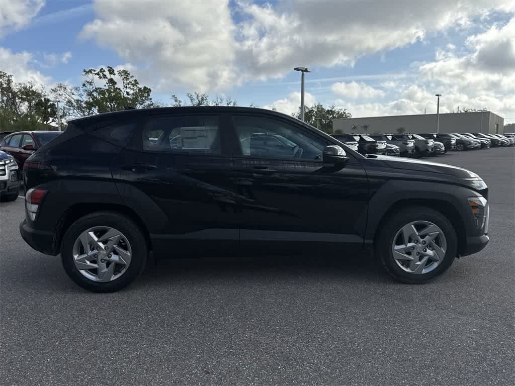 2025 Hyundai Kona SE 6