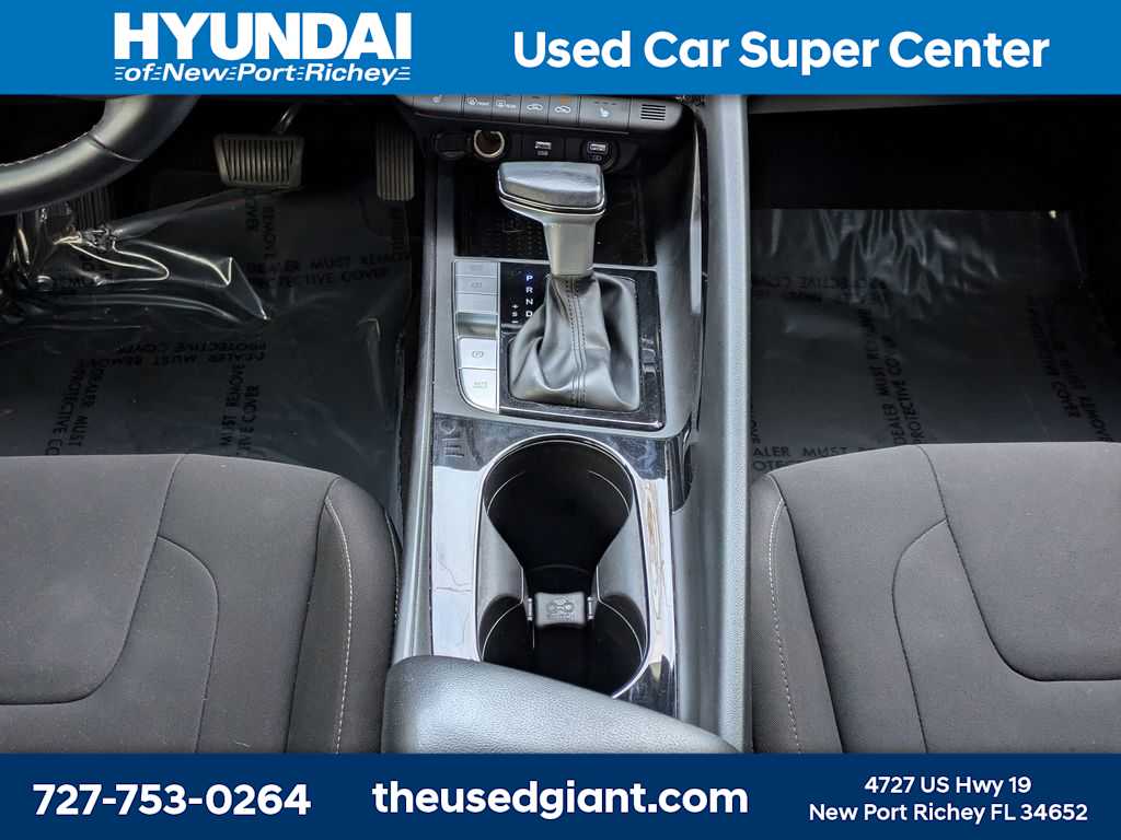 Thumbnail: 2022 Hyundai Elantra - 18