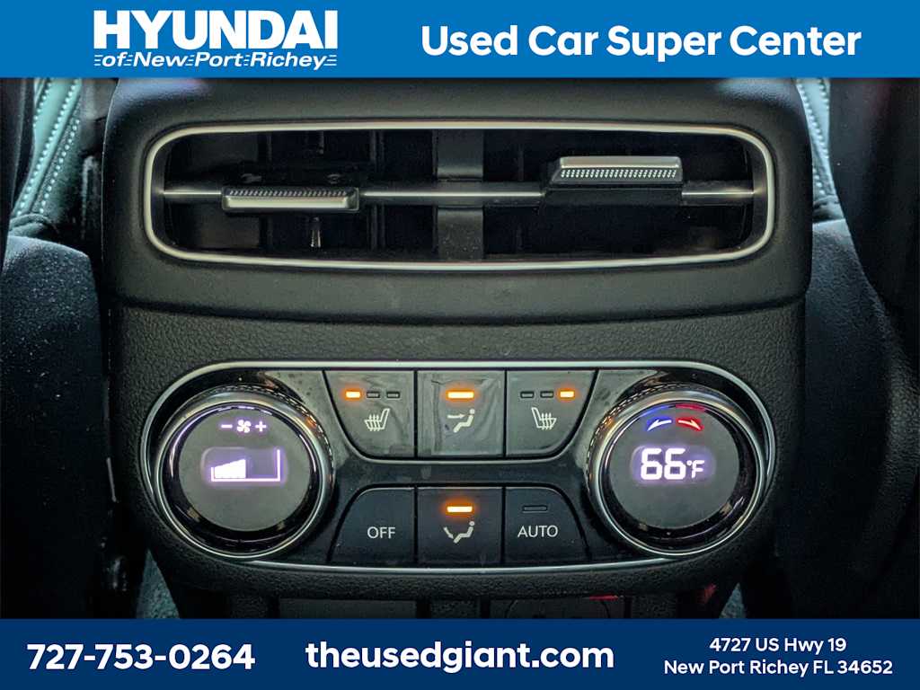 Thumbnail: 2022 Genesis GV70 - 17