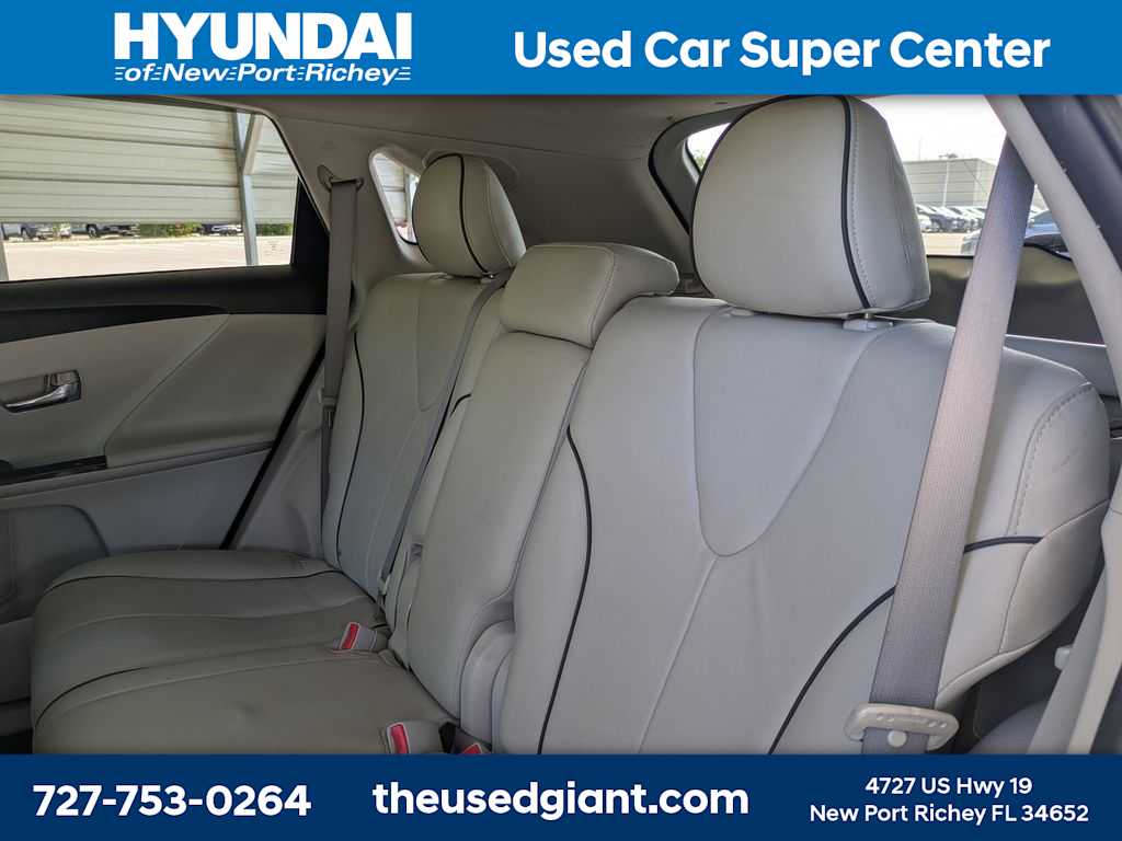 Thumbnail: 2009 Toyota Venza - 15