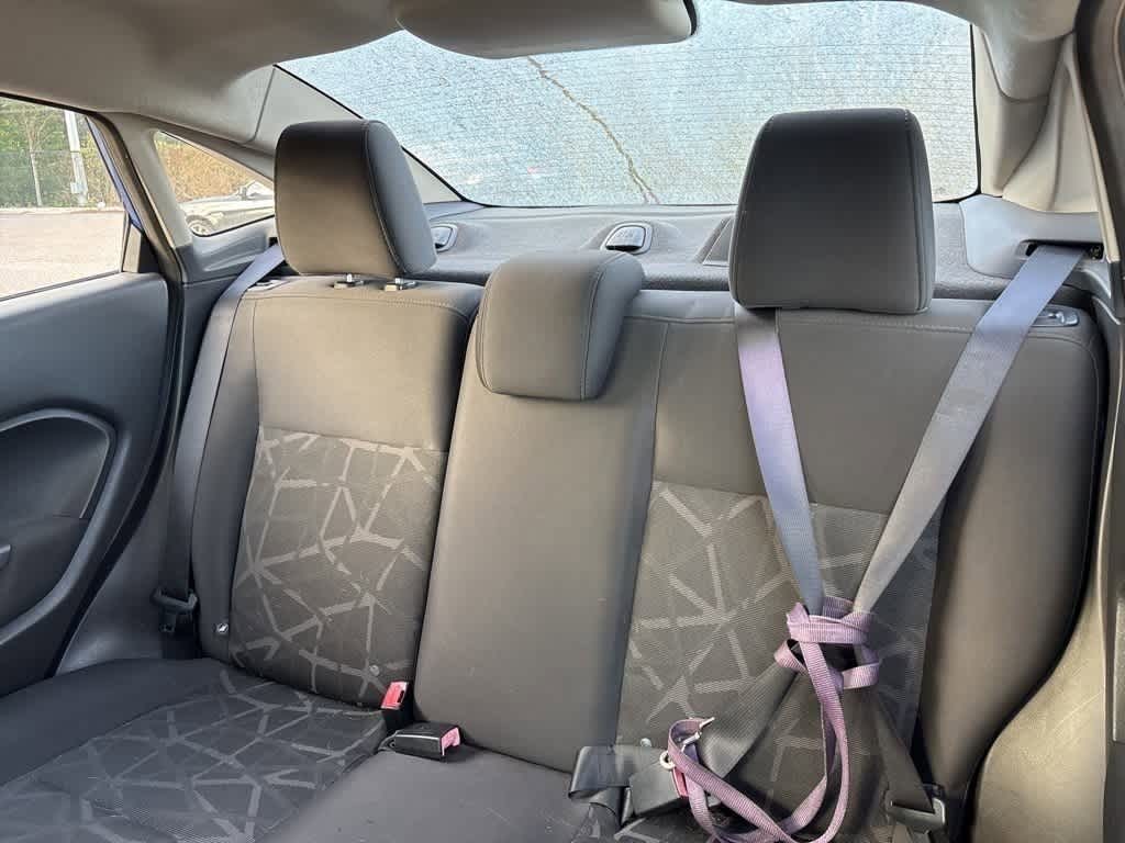 Thumbnail: 2011 Ford Fiesta - 10