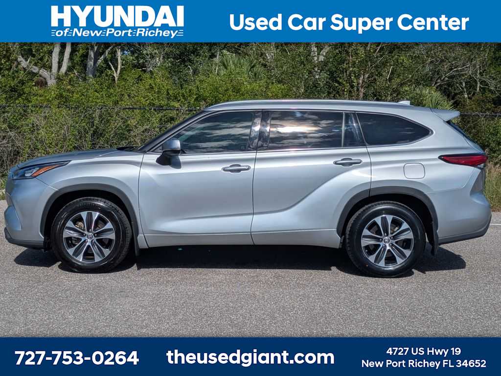 Thumbnail: 2020 Toyota Highlander - 2