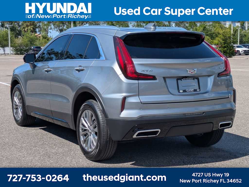 Thumbnail: 2024 Cadillac XT4 - 3