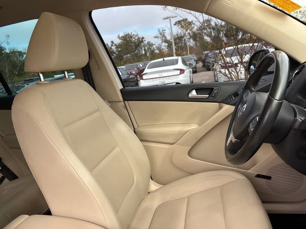 Thumbnail: 2014 Volkswagen Tiguan - 8