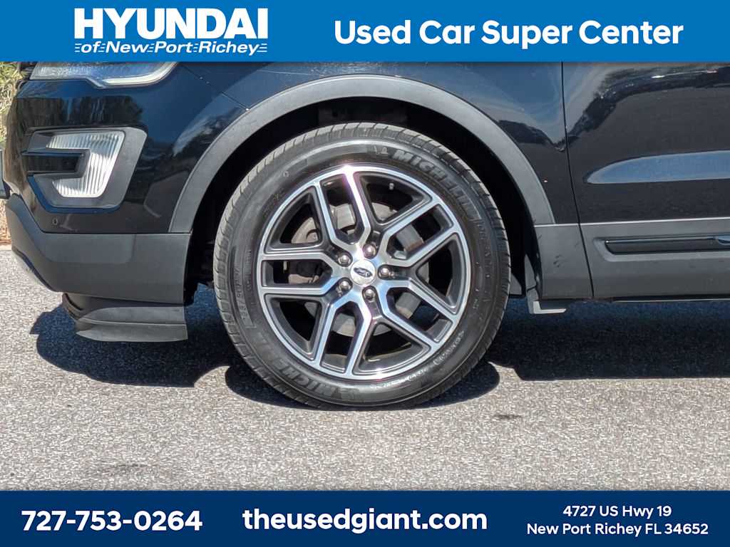 Thumbnail: 2016 Ford Explorer - 10