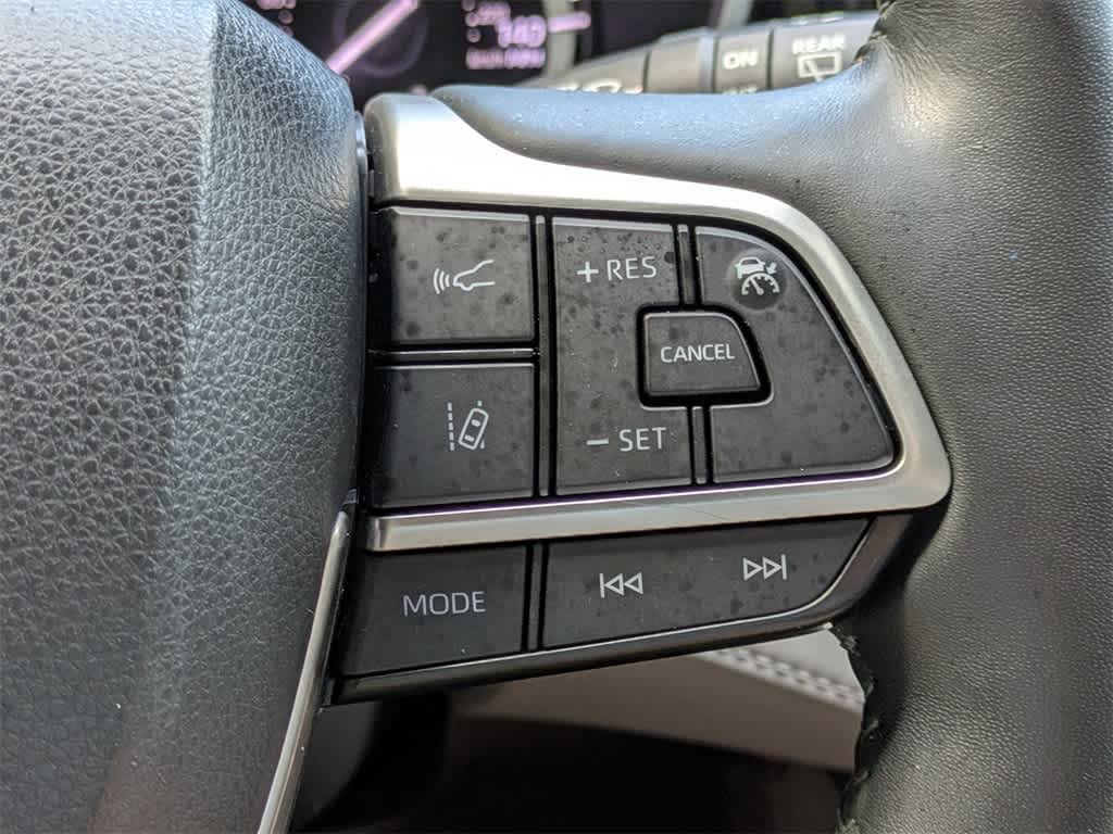 Thumbnail: 2022 Toyota Highlander - 39