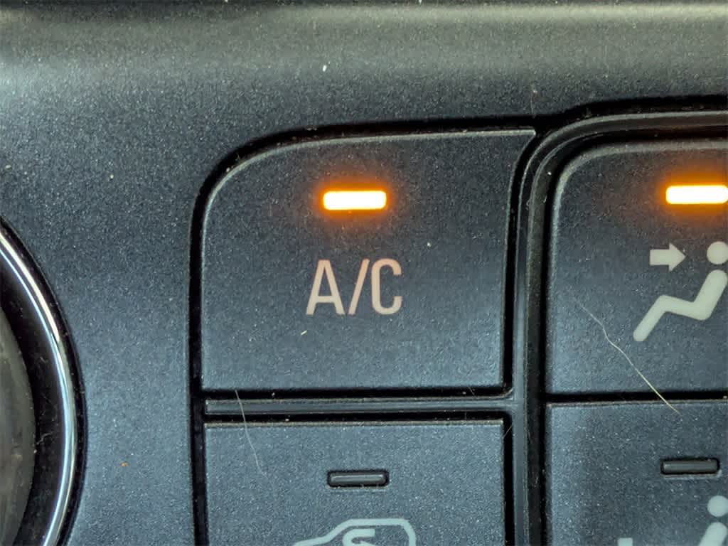 Thumbnail: 2016 Chevrolet Silverado 1500 - 23