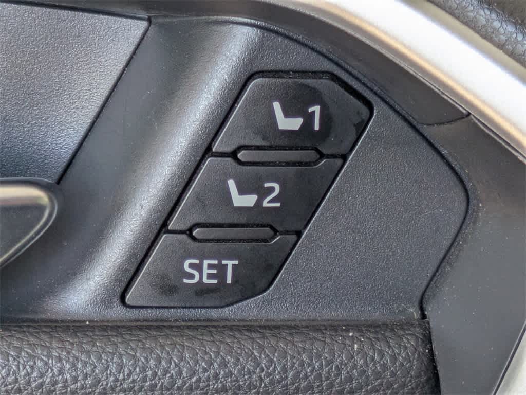 Thumbnail: 2019 Toyota RAV4 - 27