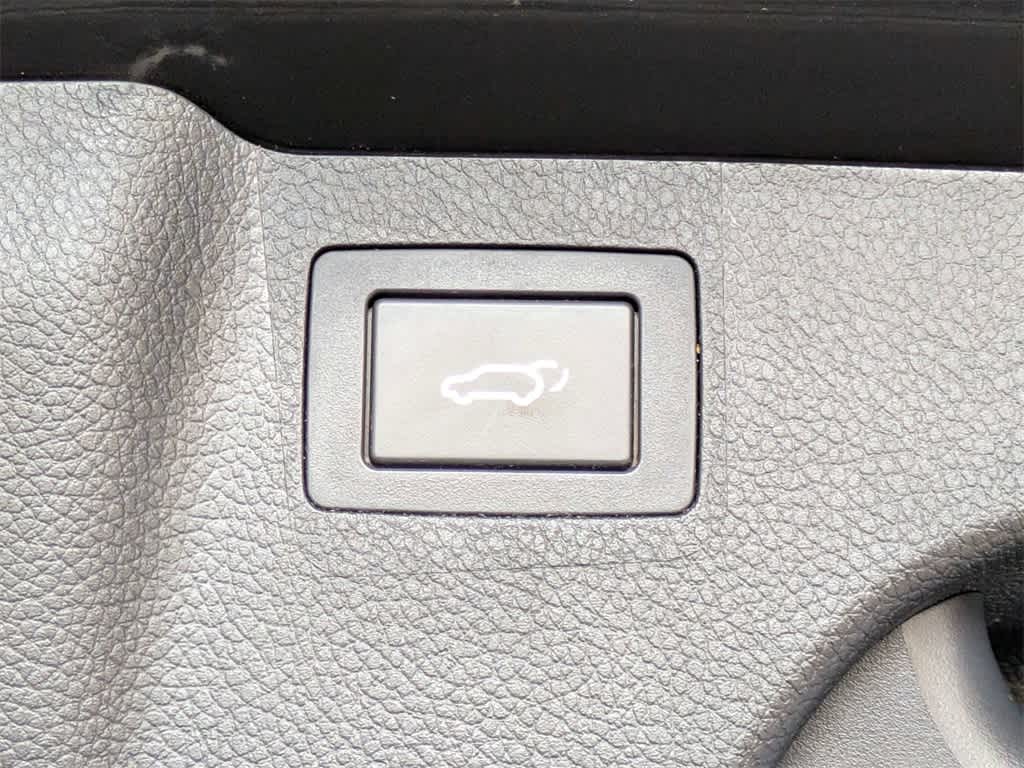 Thumbnail: 2017 Hyundai Santa Fe - 13