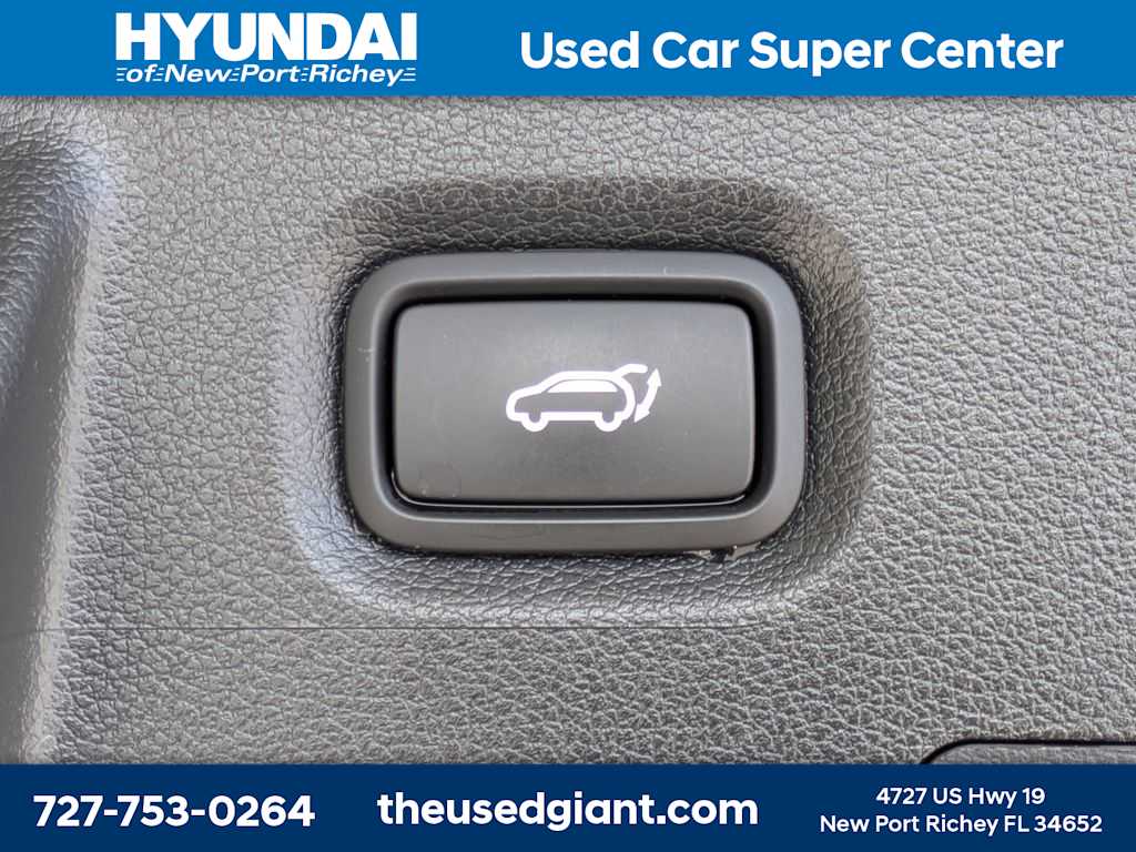 Thumbnail: 2023 Hyundai Santa Fe - 13