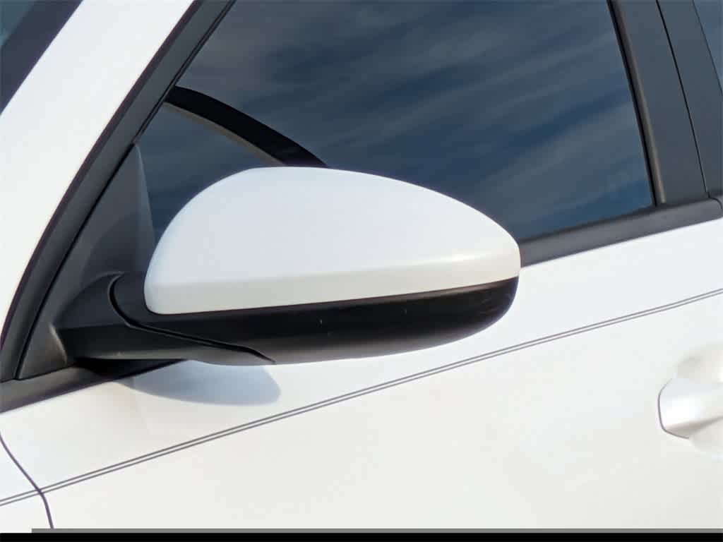 Thumbnail: 2022 Kia Forte - 11