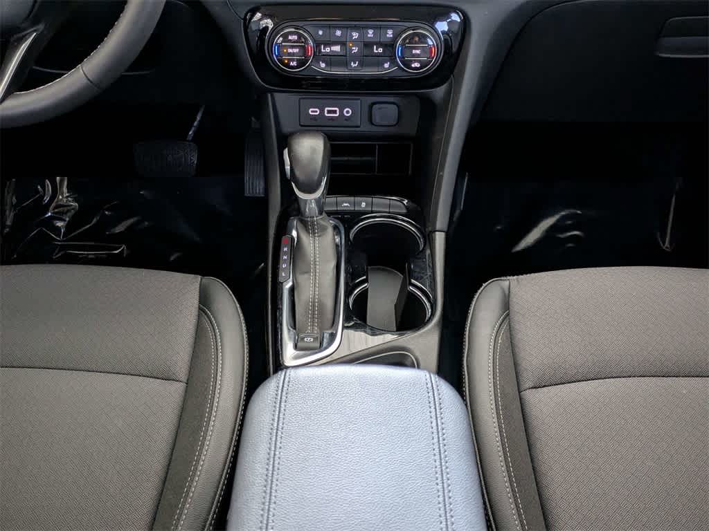 Thumbnail: 2022 Buick Encore GX - 22