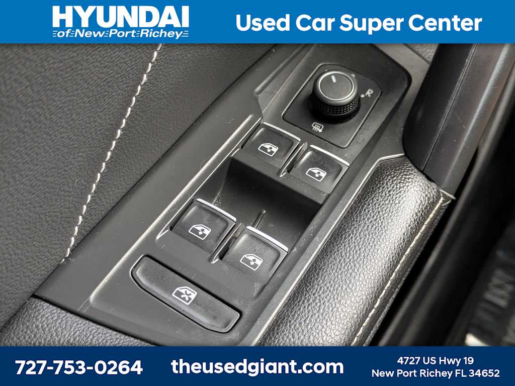 Thumbnail: 2022 Volkswagen Tiguan - 32