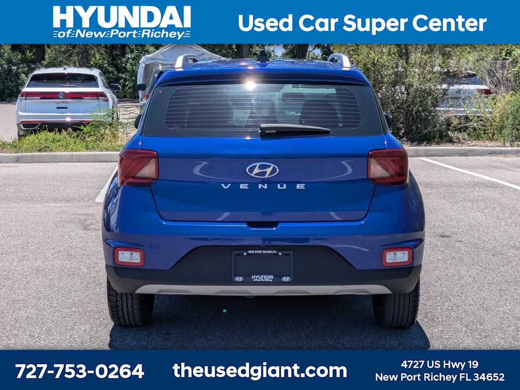 Thumbnail: 2022 Hyundai Venue - 4