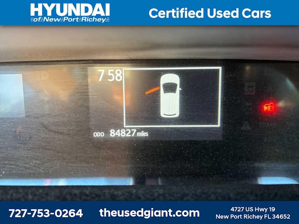 Thumbnail: 2018 Toyota Prius c - 12