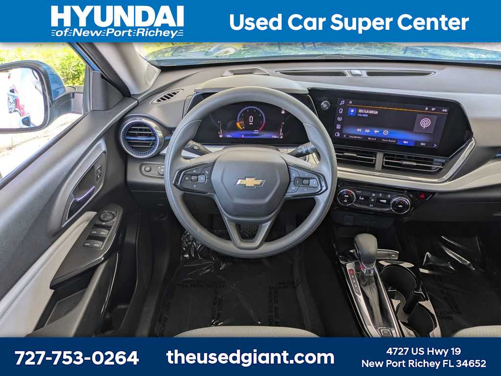Thumbnail: 2025 Chevrolet Trax - 18