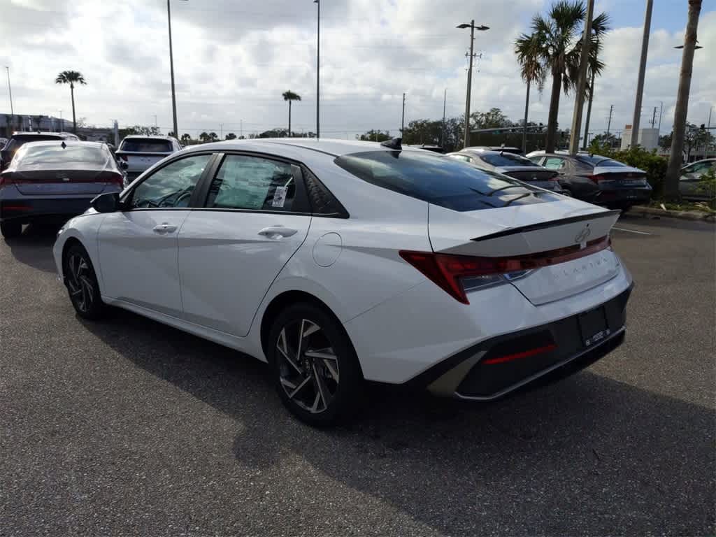 Thumbnail: 2025 Hyundai Elantra - 4