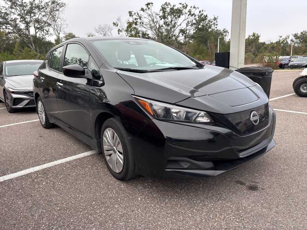 Thumbnail: 2023 Nissan Leaf - 4